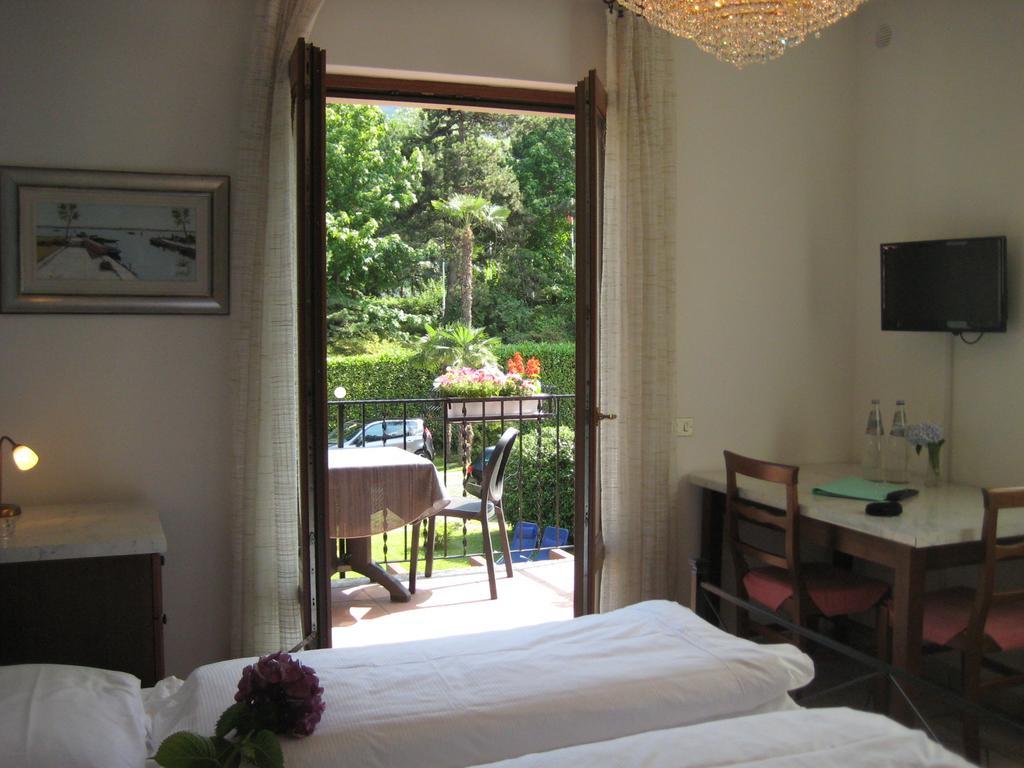 Villa Margherita Lake Maggiore Pokoj fotografie